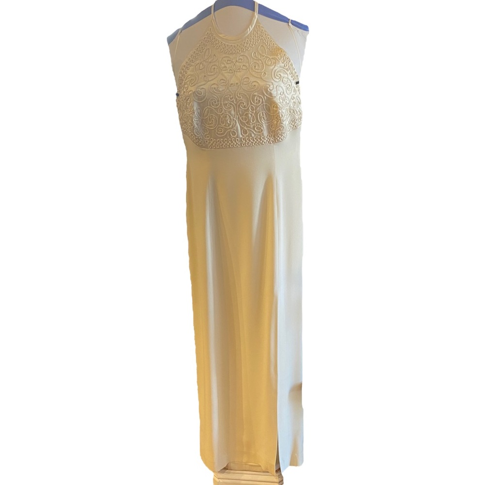 Beautiful Formal Long Dress Size 10 in Ivory by Reggio.